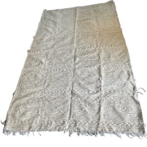 TAPIS EN LAINE BEIGE ET BLANC